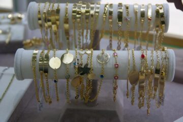 Bijuterii clasice și avangardiste și un portofoliu de peste 1.000 de modele de verighete, la magazinele Stil Biju