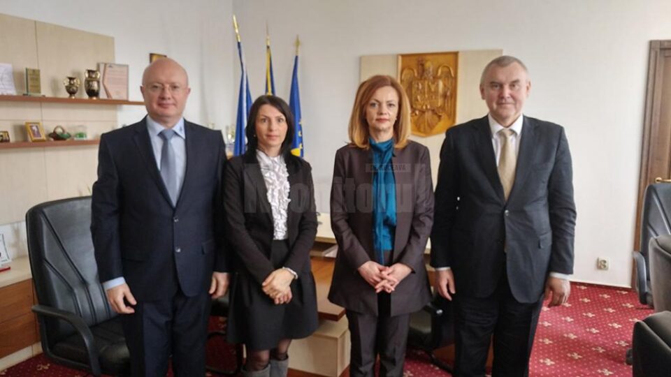 Întâlnirea Excelenței Sale Andrei Grinkevich cu prefectul Mirela Adomnicăi