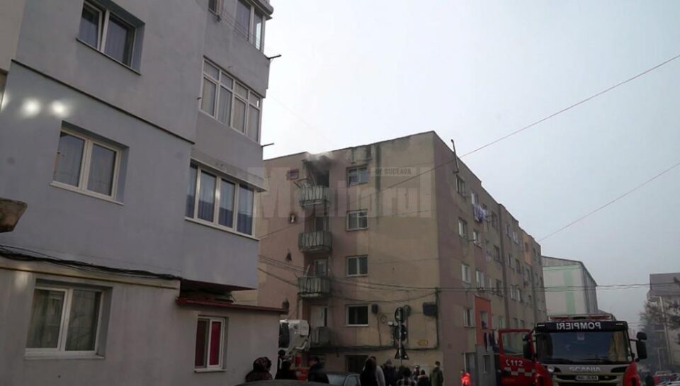 Blocul în care a izbucnit incendiul