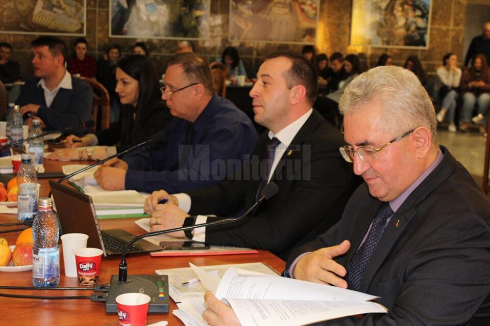 Primarul Sucevei a explicat că reluarea facilităților la transport pentru pensionari este posibilă datorită încasărilor bune la taxe-impozite