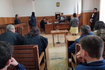 Elevii au asistat și la simularea unui proces