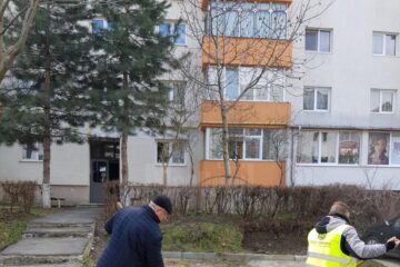 Primarul Sucevei a participat luni la campania de curățenie din Obcini