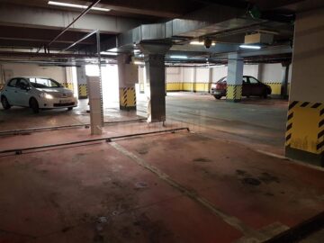 Parcările subterane din Centrul Sucevei, golite de mașini, după introducerea taxei de parcare