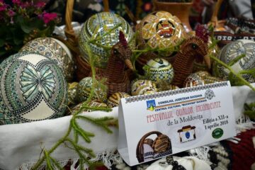 La Moldovița, ediția a XII-a a Festivalului Ouălor Încondeiate
