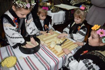 La Moldovița, ediția a XII-a a Festivalului Ouălor Încondeiate