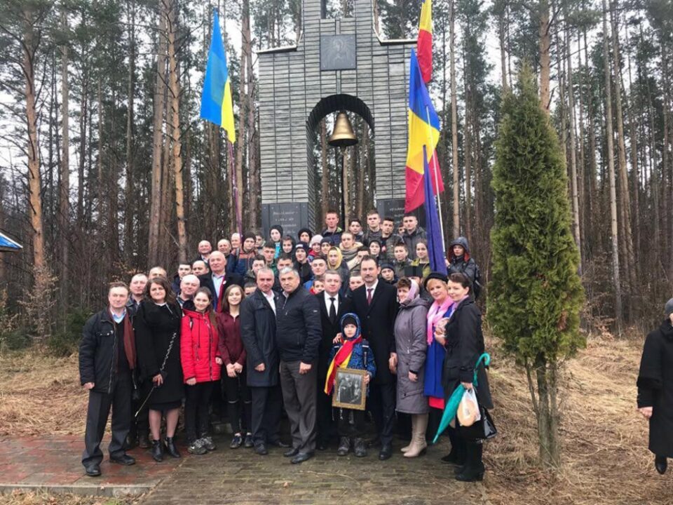 Conducerea PMP Suceava a participat la comemorarea victimelor masacrului de la Fântâna Albă Conducerea PMP Suceava a participat la comemorarea victimelor masacrului de la Fântâna Albă