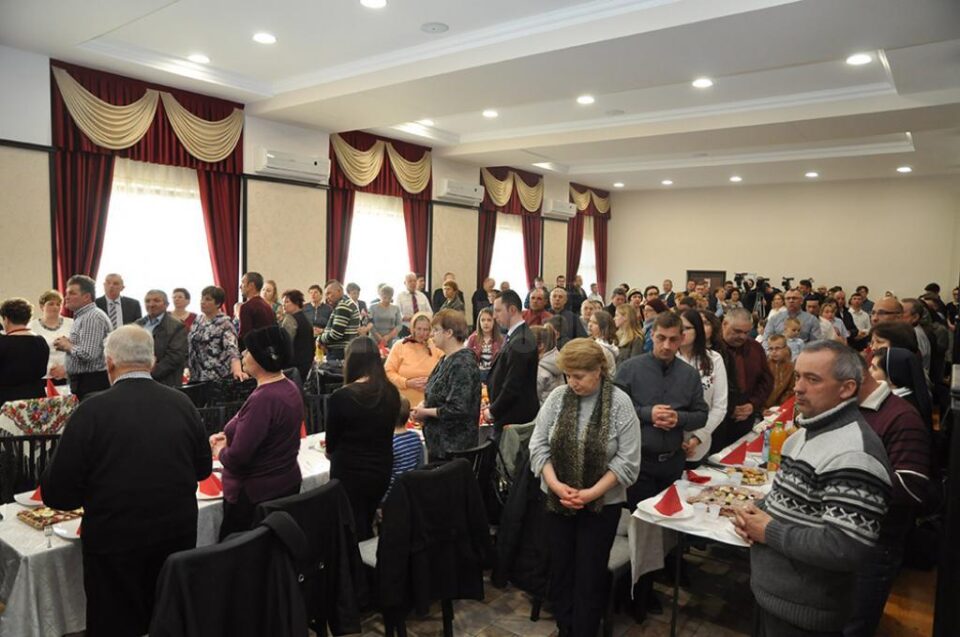 Peste 300 de membri ai comunităților de polonezi din Bucovina s-au întâlnit pentru a celebra Învierea