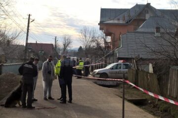 Polițiștii au adus un câine de urmă
