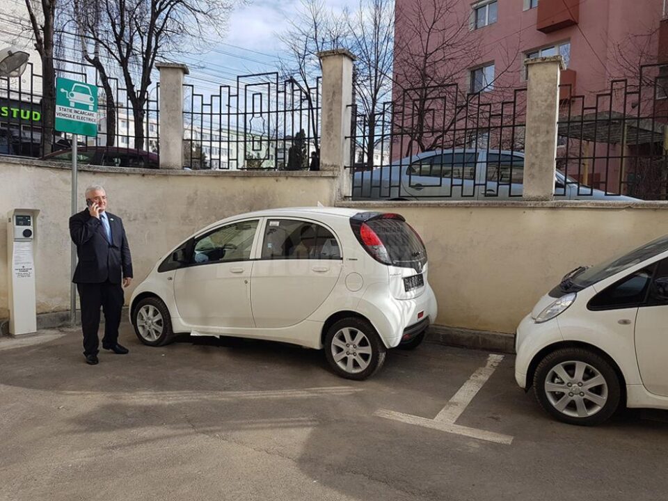 Parcul auto al Primăriei Suceava, dotat cu mașini 100% electrice