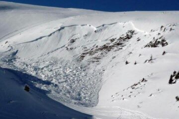 În munții Călimani riscul de avalanșe este foarte ridicat