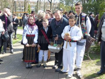 Participare numeroasă a sucevenilor la concertul de clopote și toacă din centrul Sucevei
