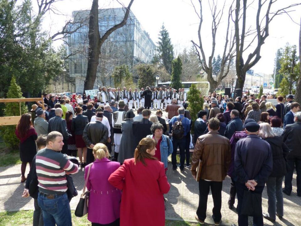 Participare numeroasă a sucevenilor la concertul de clopote și toacă din centrul Sucevei