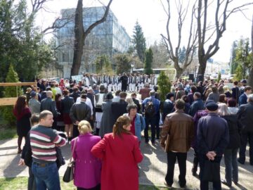 Participare numeroasă a sucevenilor la concertul de clopote și toacă din centrul Sucevei