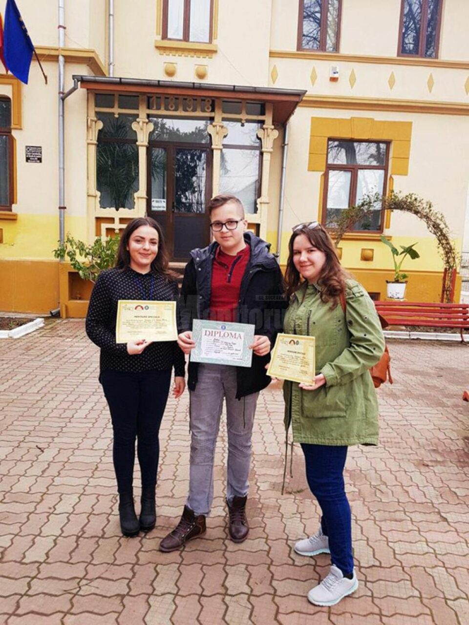 Trei mențiuni pentru elevi ai Colegiului „Petru Rareș”, la Olimpiada Națională de spaniolă Trei mențiuni pentru elevi ai Colegiului „Petru Rareș”, la Olimpiada Națională de spaniolă