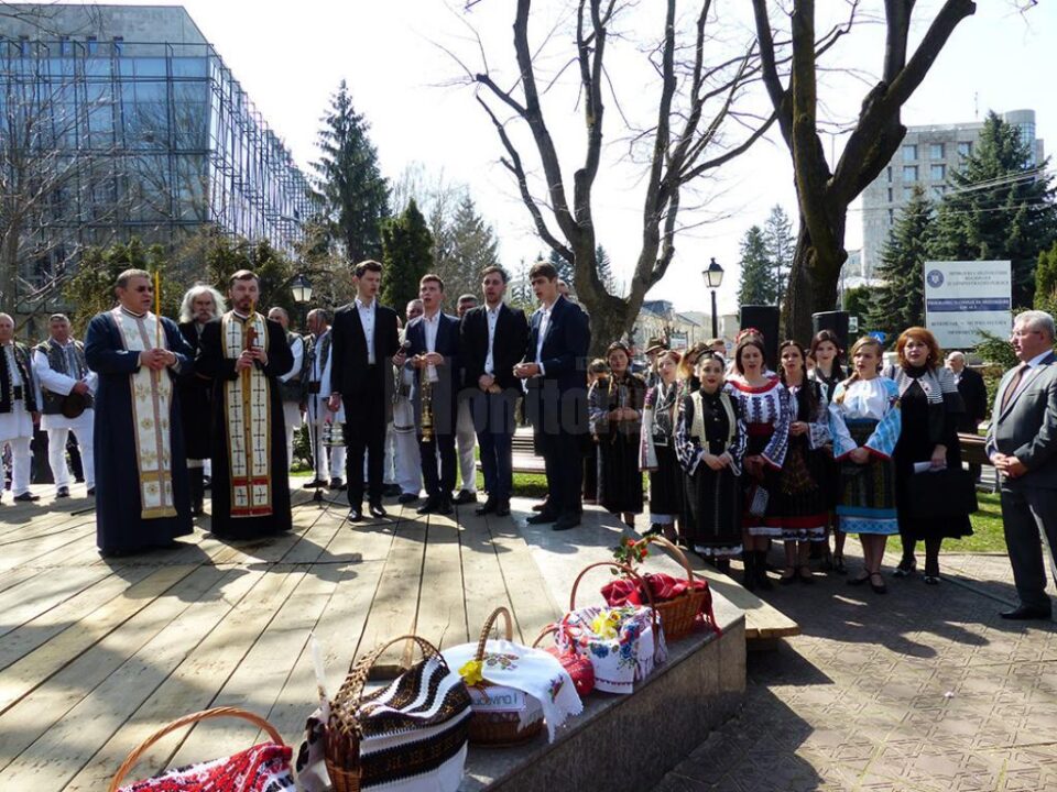Sucevenii au ieșit în număr mare la concertul din parcul central al Sucevei