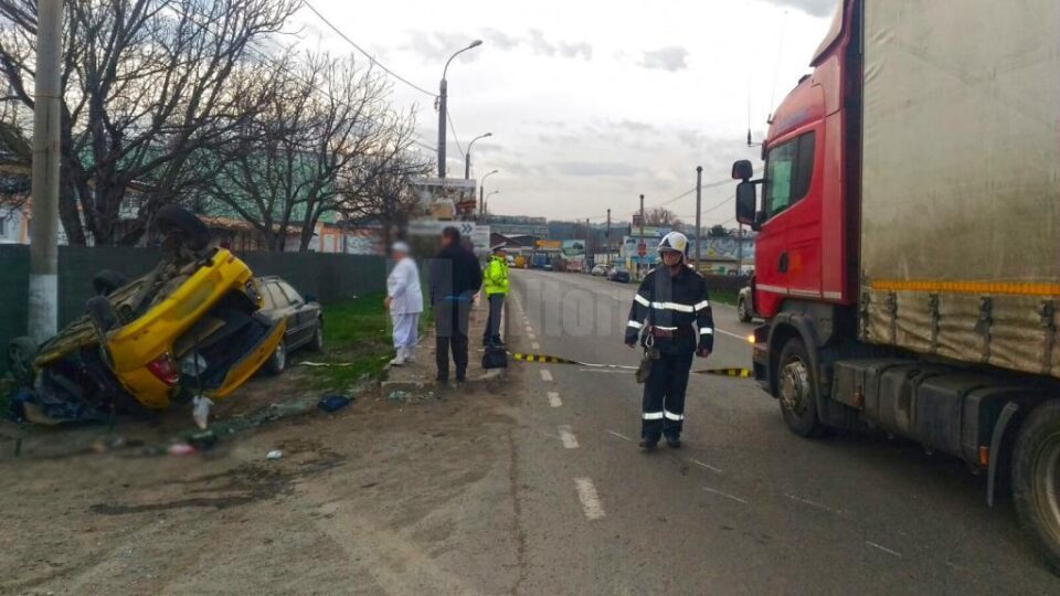 Autotrenulși taxiul implicate în gravul accident
