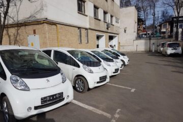 Mașinile electrice cu care s-a dotat Primăria Suceava consumă doar 5,8 lei/100 km