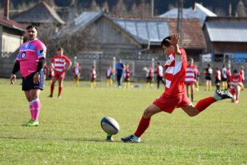 Bursierii programului „Rugby pentru toți copiii" din Gura Humorului s-au întâlnit cu mentorii lor