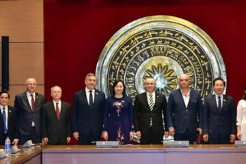 Alexandru Băișanu a făcut parte din delegația parlamentară din România care a avut o vizită de lucru în R.S. Vietnam