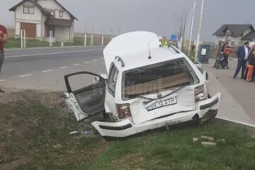 Autoturismul VW a fost lovit din spate de autoutilitara condusă de șoferul băut