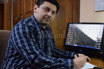 Lucian Dimitriu, inspector pentru problemele educaționale ale romilor, și corealizator al sondajului