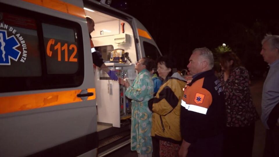 Cinci persoane au avut nevoie de îngrijiri medicale, două dintre ele fiind transportate la spital