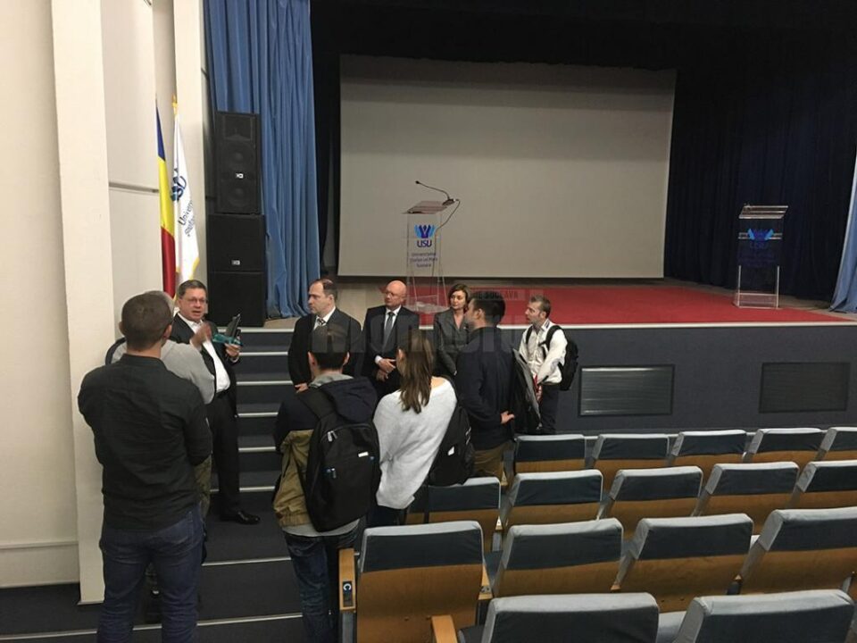 Atașatul cultural al Ambasadei SUA, în dialog cu studenții Universității