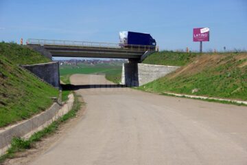 Valoarea lucrărilor de remediere din cauza neconformităților și degradării celor executate la centura Sucevei depășește 18,21 milioane de lei