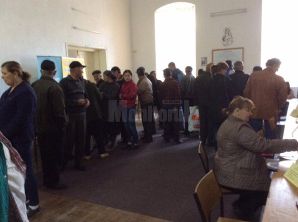 La Rădăuți, Bursa generală a locurilor de muncă a atras aproape 400 de șomeri