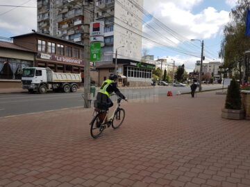 Suceava, primul oraș din țară în care Poliția Locală patrulează pe biciclete electrice