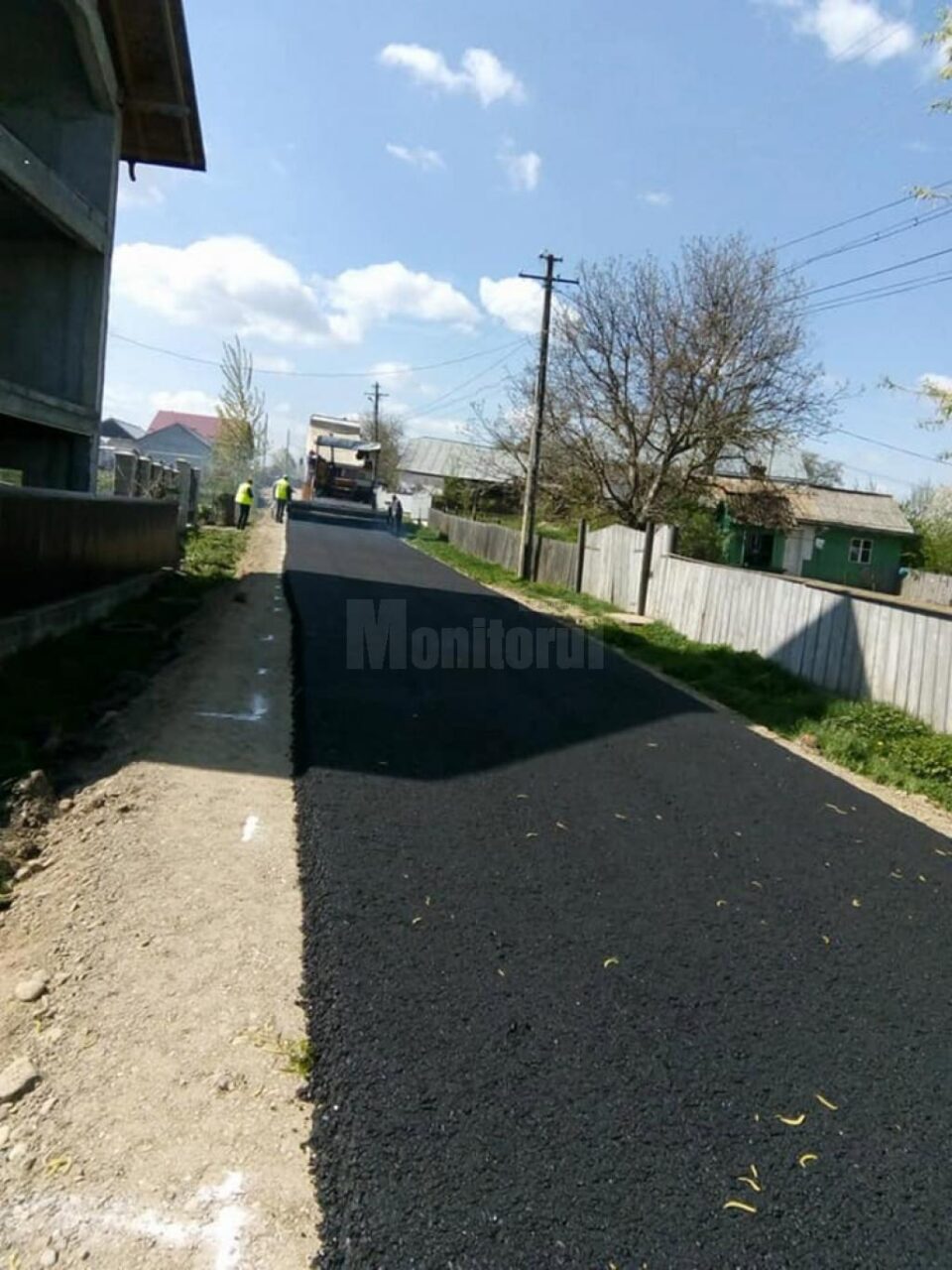 A început programul de asfaltări în comuna Moara