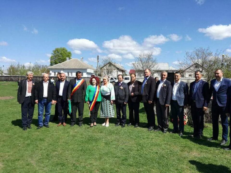 Primarul comunei Berchișești a participat, în comuna Mahala, la o acțiune dedicată Centenarului Marii Uniri
