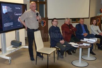 Autorul Neculai Roșca, mulțumindu-le celor implicați în realizarea cărții și celor prezenți la lansare