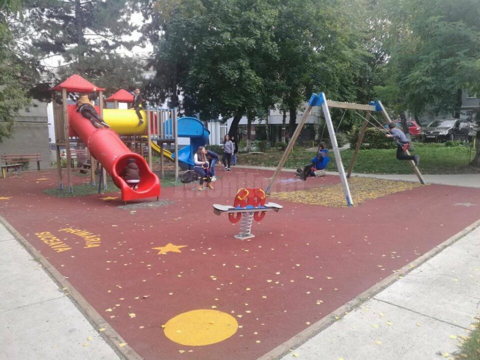 Pe strada Amurgului din Burdujeni va fi amenajat cel mai mare spațiu de joacă pentru copii din Suceava Pe strada Amurgului din Burdujeni va fi amenajat cel mai mare spațiu de joacă pentru copii din Suceava