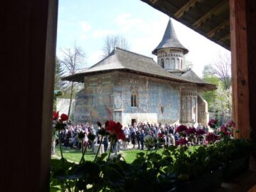 Hram la Mănăstirea Voroneț