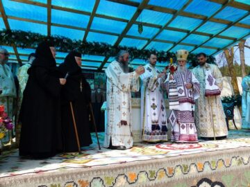 Hram la Mănăstirea Voroneț
