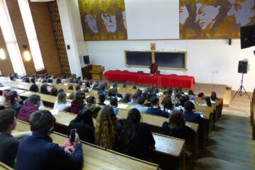 Orele de limba română sunt cele mai frecventate