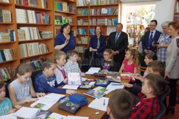 „American Shelf”, inaugurat la Biblioteca Bucovinei, în prezența adjunctului șefului Misiunii Diplomatice a SUA în România