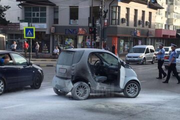Autoturismul a fost stins câțiva șoferi din trafic cu stingătoarele
