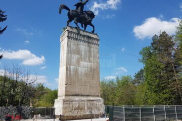 În paralel cu lucrările de reabilitare a statuii lui Ștefan cel Mare urmează să se facă și o modernizare a platoului din Parcul Șipote