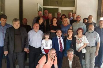 Cenaclul transfrontalier "Mașina cu Poeți" a avut loc la Berchișești la invitația primarului Violeta Țăran
