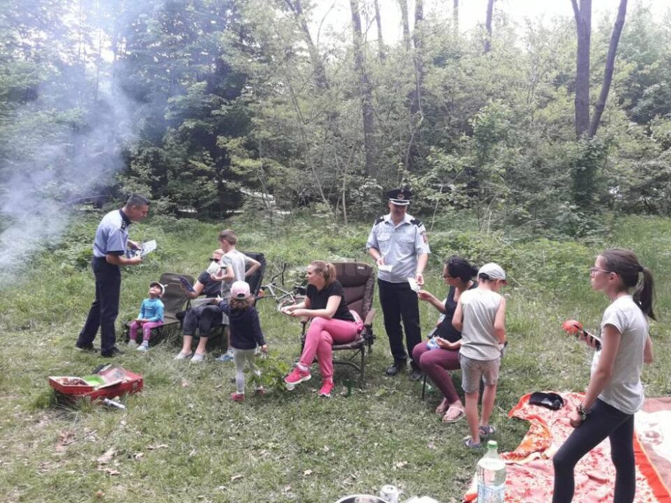 Polițiștii au controlat siguranța organizării grătarelor în natură și respectarea prevederilor legale în acest domeniu