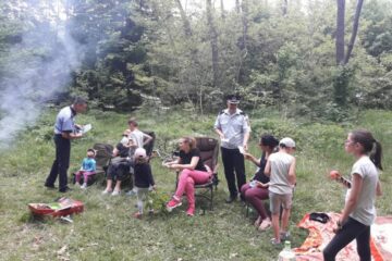 Polițiștii au controlat siguranța organizării grătarelor în natură și respectarea prevederilor legale în acest domeniu