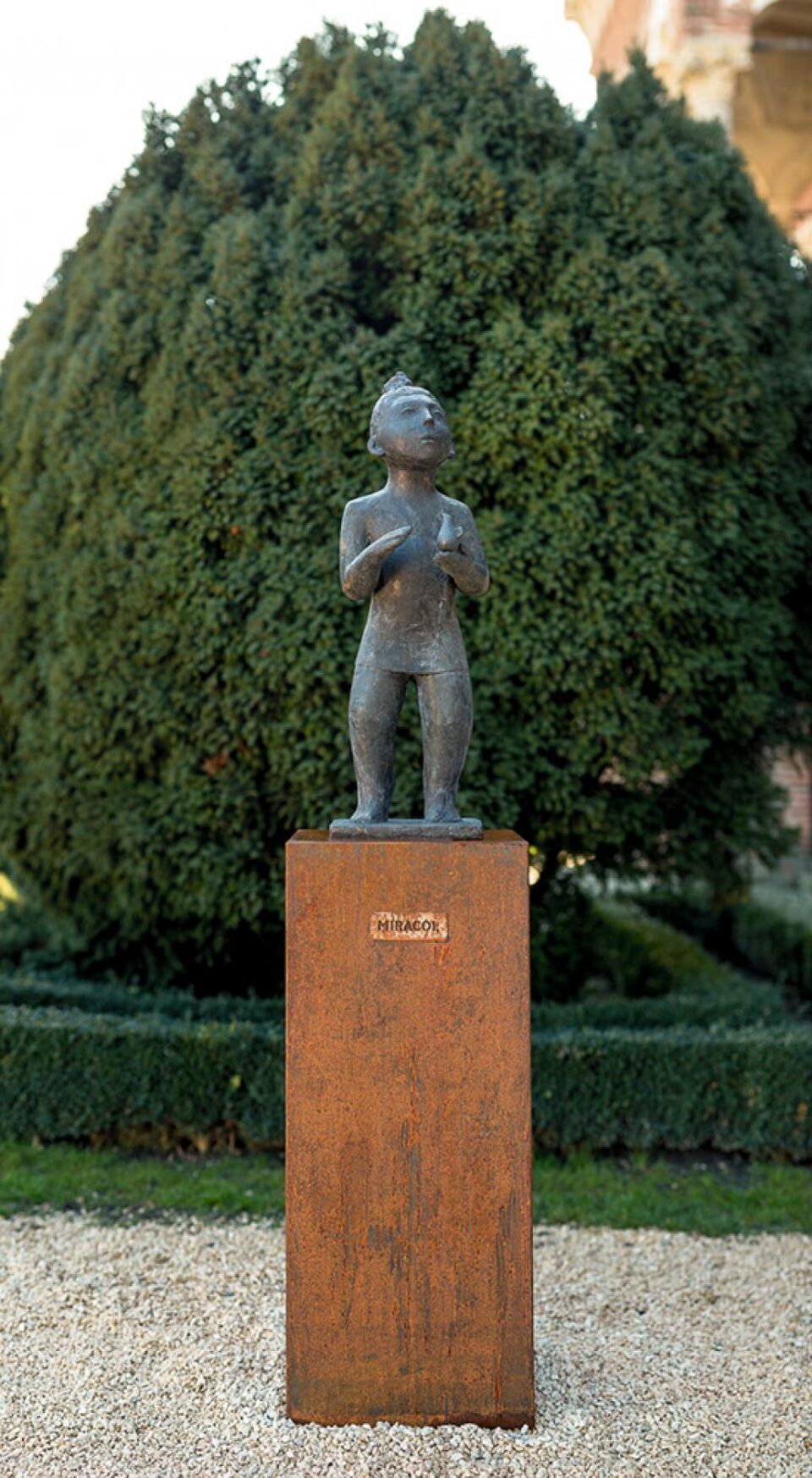Sculpturi realizate de Virgil Scripcariu