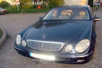 Mercedesul 220 E, căutat de autoritățile belgiene