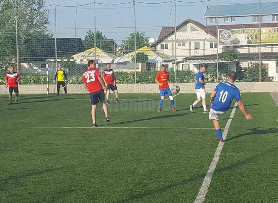Rovalstone a trecut cu 3-1 de Carrefour și a urcat pe doi