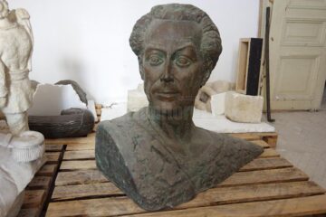 Bustul în bronz al „pictorului Bucovinei”, George baron Lowendal