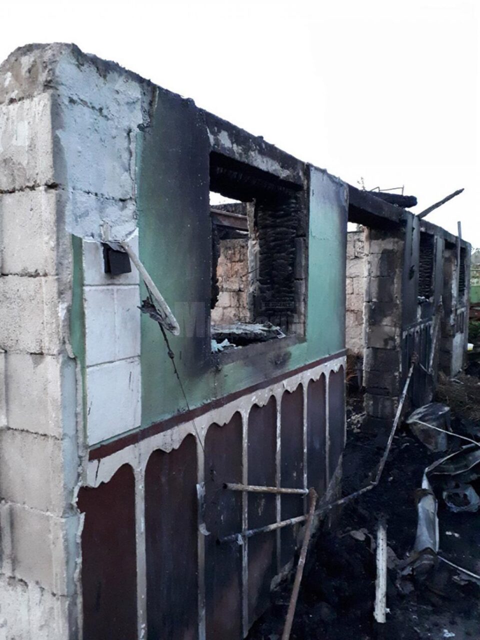 Incendiu puternic, extins la două gospodării, la Costișa - Frătăuții Noi