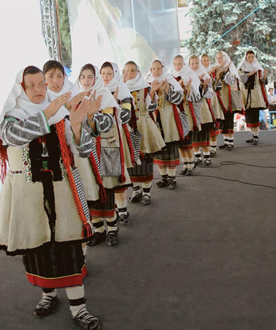 Grupul vocal "Altița", Bilca, coordonator Felicia Cuciurean