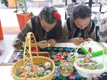 500 de elevi din județ, la Concursul „Tezaur Folcloric Bucovinean” și Olimpiada Meșteșugurilor Artistice Tradiționale